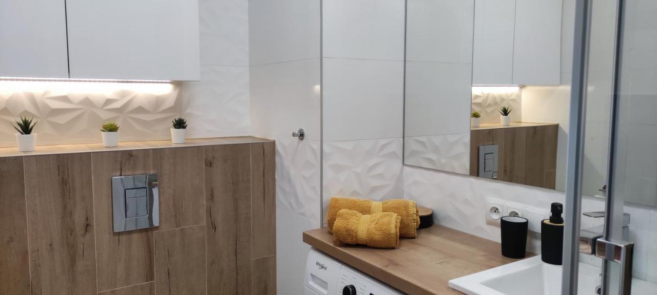 Apartament Przy Fabrycznym Łódź Exteriör bild